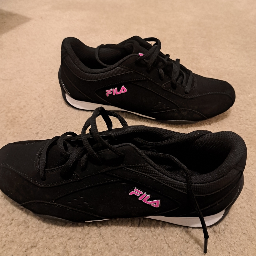 Fila Black & pink swede women's sneakers size 10